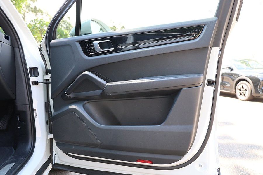 2019 Porsche Cayenne E-Hybrid 9YA Photo 10